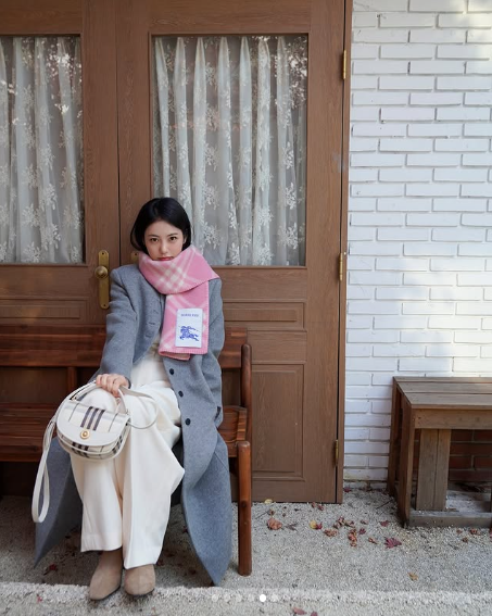 목도리 코디 한 신예은