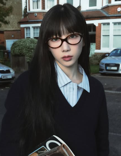 클래식 뿔테 스타일 태연 안경