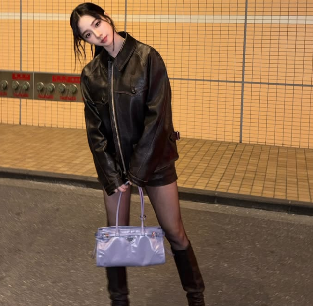 카리나 가죽자켓 코디 정보