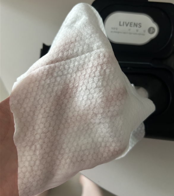 강아지 산책 후 발 닦기 좋은 도톰한 엠보싱 물티슈 리벤스 블랙라벨